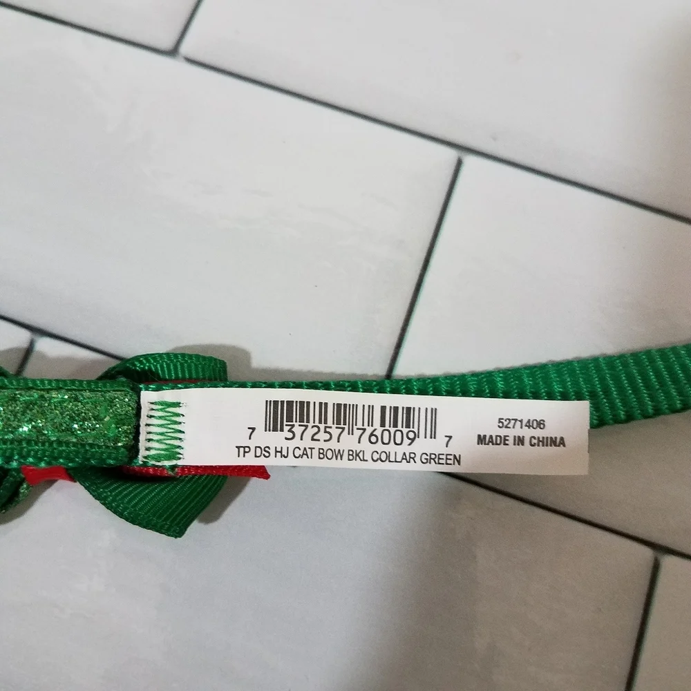 Green Bowtie Cat Collar 8-12 Inch NWT
